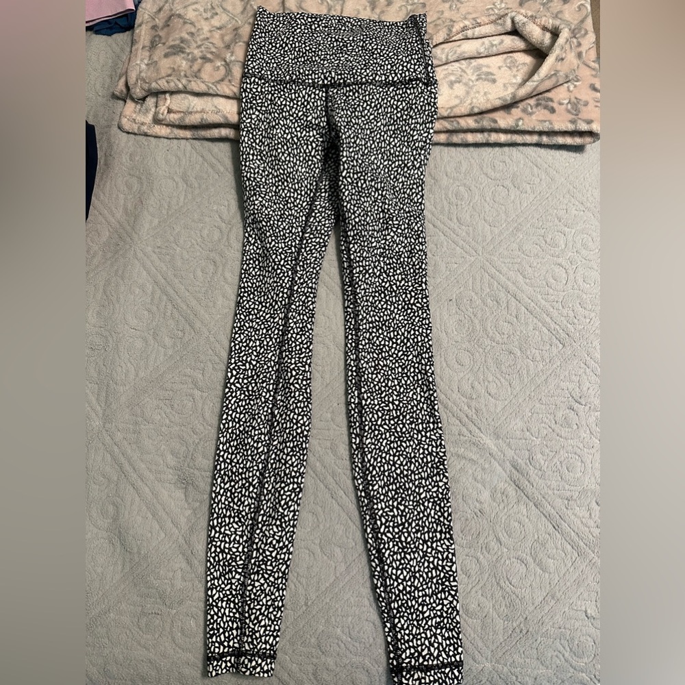 Lululemon leggings size 4